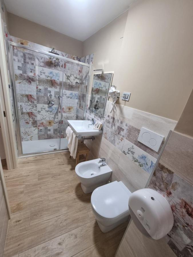 Lucyben Guesthouse Кашія Екстер'єр фото