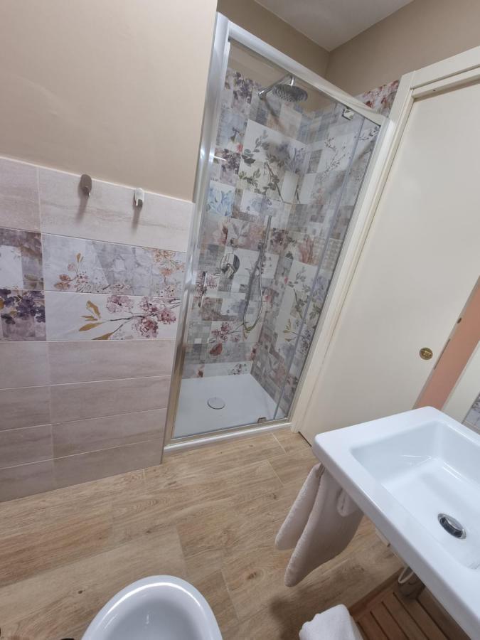 Lucyben Guesthouse Кашія Екстер'єр фото