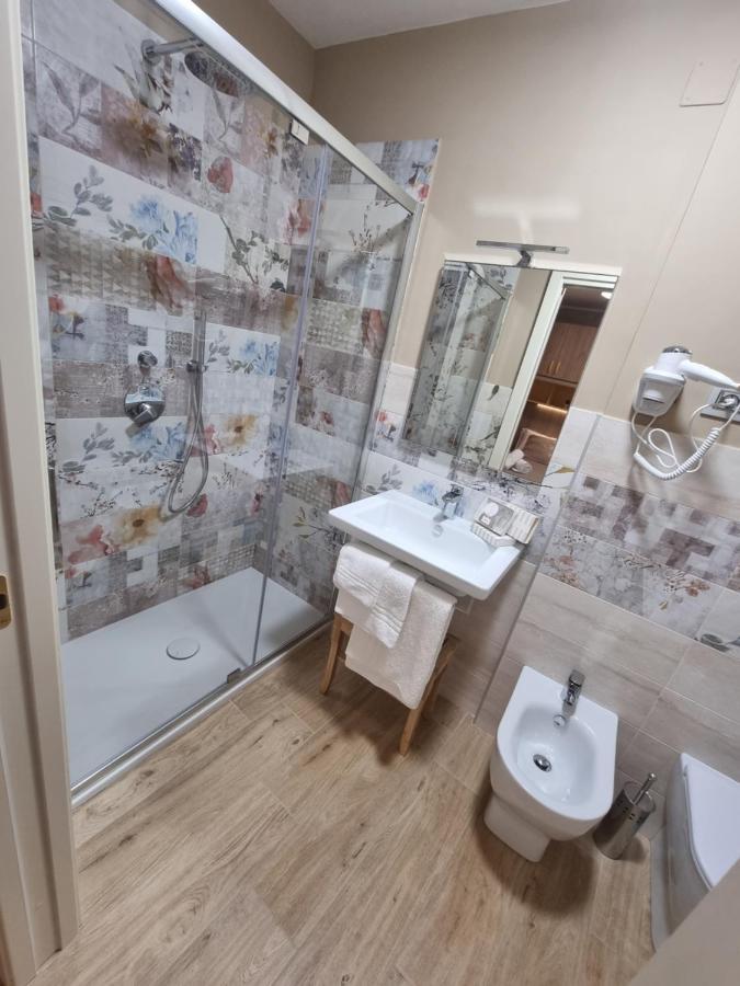 Lucyben Guesthouse Кашія Екстер'єр фото