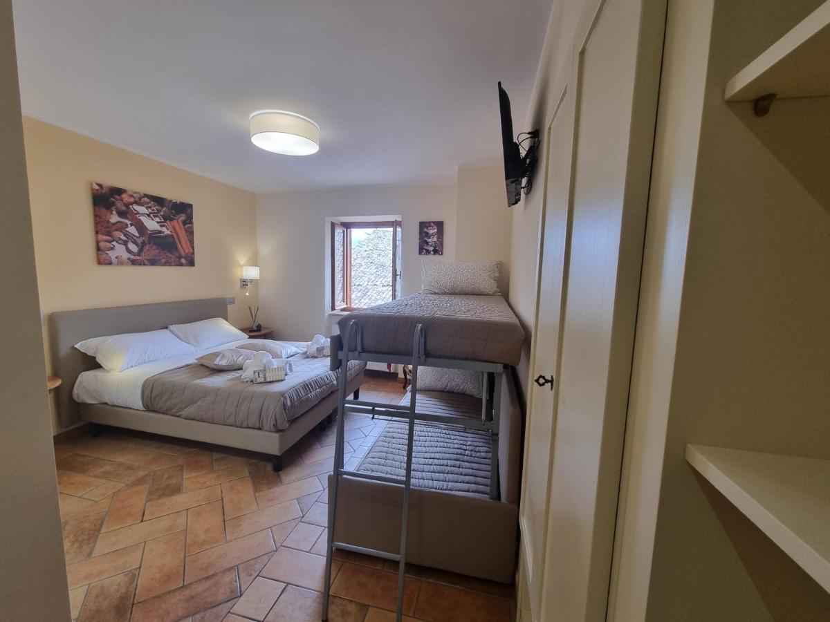 Lucyben Guesthouse Кашія Екстер'єр фото